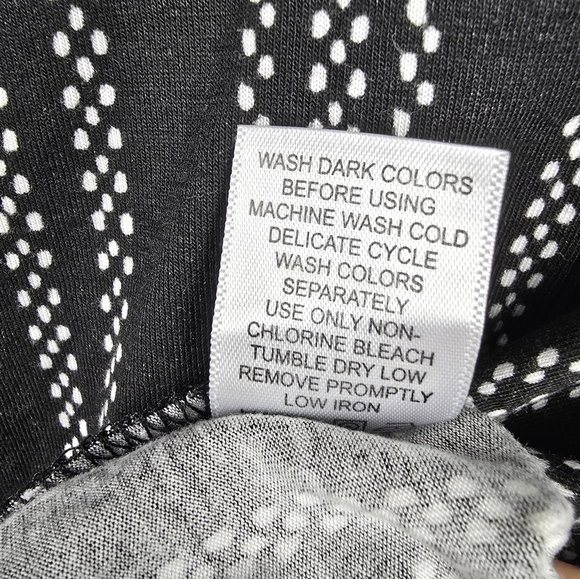 JESSICA LONDON Sleeveless Top Black White Subtle Polka Dot Women Plus Size 22/24 - Picture 7 of 10